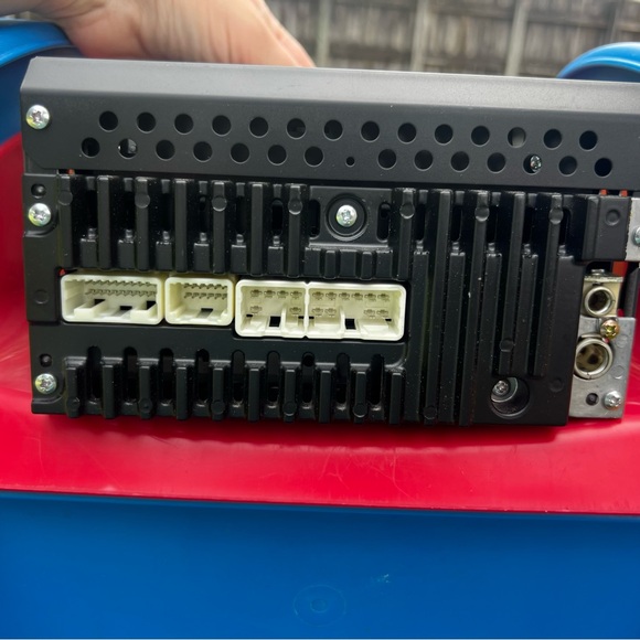 2004-2007 Toyota Highlander AM FM CD Player Radio Receiver 86120-52241 Untested - Picture 4 of 5